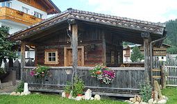 almhutte1-1-1.jpg